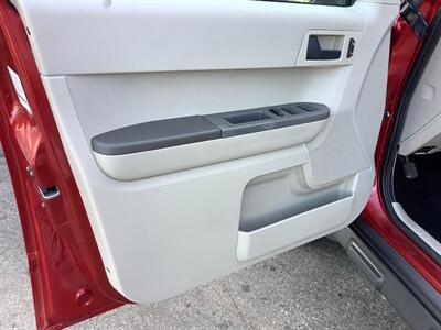 2012 Ford Escape XLS   - Photo 14 - Crest Hill, IL 60403
