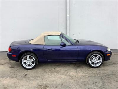 2004 Mazda MX-5 Miata LS   - Photo 37 - Crest Hill, IL 60403