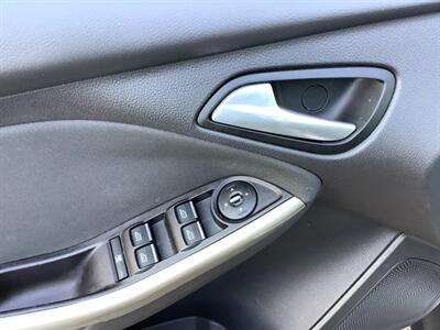 2012 Ford Focus SEL - Photo 11 - Crest Hill, IL 60403