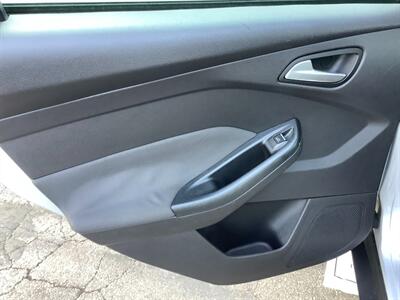 2012 Ford Focus SEL - Photo 21 - Crest Hill, IL 60403