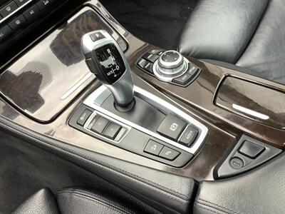 2013 BMW 5 Series 528i xDrive   - Photo 12 - Crest Hill, IL 60403