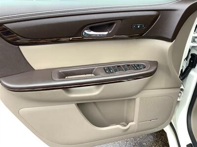 2013 GMC Acadia Denali   - Photo 11 - Crest Hill, IL 60403