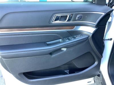 2018 Ford Explorer Limited   - Photo 9 - Crest Hill, IL 60403