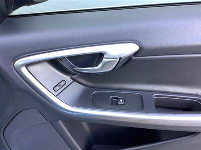 2015 Volvo V60 T5 Drive-E Premier P   - Photo 31 - Crest Hill, IL 60403