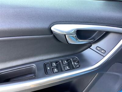 2015 Volvo V60 T5 Drive-E Premier P   - Photo 13 - Crest Hill, IL 60403