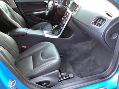 2015 Volvo V60 T5 Drive-E Premier P   - Photo 32 - Crest Hill, IL 60403