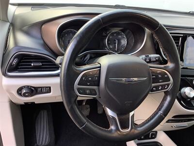 2017 Chrysler Pacifica Touring-L Plus - Photo 43 - Crest Hill, IL 60403