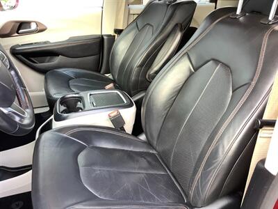 2017 Chrysler Pacifica Touring-L Plus - Photo 14 - Crest Hill, IL 60403
