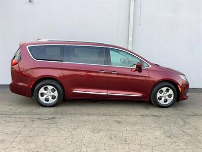 2017 Chrysler Pacifica Touring-L Plus - Photo 4 - Crest Hill, IL 60403