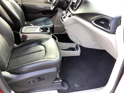 2017 Chrysler Pacifica Touring-L Plus - Photo 20 - Crest Hill, IL 60403