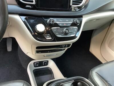 2017 Chrysler Pacifica Touring-L Plus - Photo 42 - Crest Hill, IL 60403