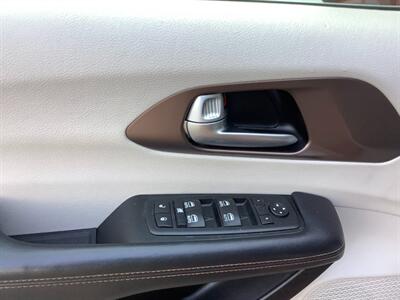 2017 Chrysler Pacifica Touring-L Plus - Photo 5 - Crest Hill, IL 60403