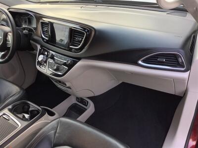 2017 Chrysler Pacifica Touring-L Plus - Photo 57 - Crest Hill, IL 60403