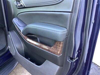 2019 Chevrolet Suburban LT - Photo 44 - Crest Hill, IL 60403