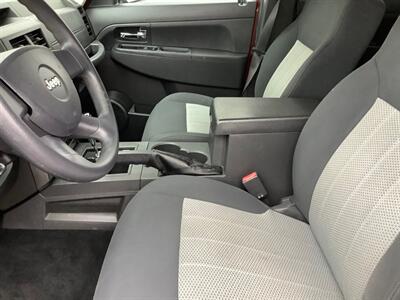 2010 Jeep Liberty Sport   - Photo 10 - Crest Hill, IL 60403