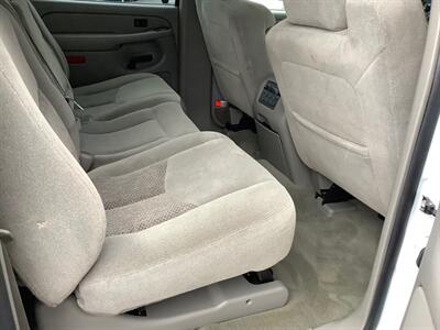 2004 Chevrolet Suburban 1500 LS   - Photo 26 - Crest Hill, IL 60403