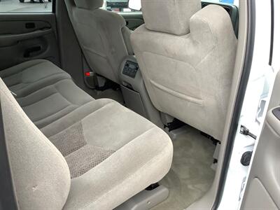 2004 Chevrolet Suburban 1500 LS   - Photo 27 - Crest Hill, IL 60403