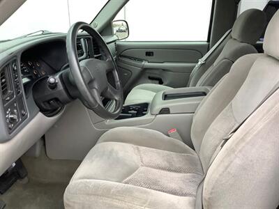 2004 Chevrolet Suburban 1500 LS   - Photo 14 - Crest Hill, IL 60403