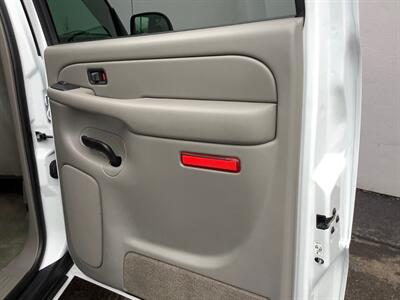 2004 Chevrolet Suburban 1500 LS   - Photo 25 - Crest Hill, IL 60403