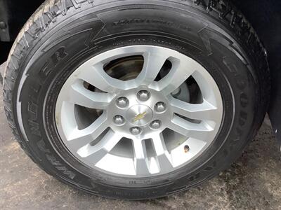 2004 Chevrolet Suburban 1500 LS   - Photo 43 - Crest Hill, IL 60403