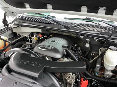 2004 Chevrolet Suburban 1500 LS   - Photo 46 - Crest Hill, IL 60403