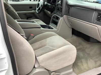 2004 Chevrolet Suburban 1500 LS   - Photo 30 - Crest Hill, IL 60403