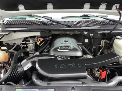 2004 Chevrolet Suburban 1500 LS   - Photo 45 - Crest Hill, IL 60403