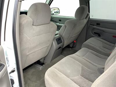 2004 Chevrolet Suburban 1500 LS   - Photo 23 - Crest Hill, IL 60403