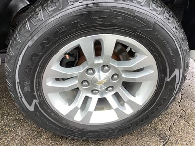 2004 Chevrolet Suburban 1500 LS   - Photo 44 - Crest Hill, IL 60403