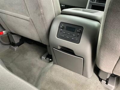 2004 Chevrolet Suburban 1500 LS   - Photo 35 - Crest Hill, IL 60403