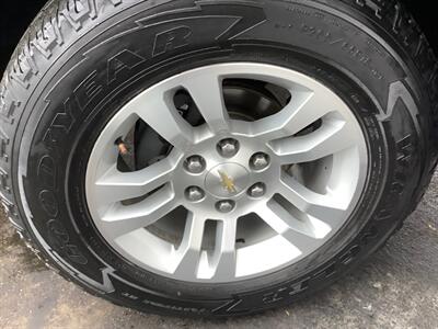 2004 Chevrolet Suburban 1500 LS   - Photo 42 - Crest Hill, IL 60403