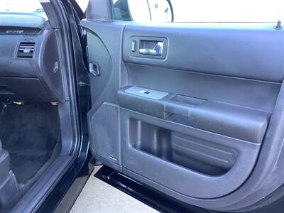 2011 Ford Flex SE   - Photo 25 - Crest Hill, IL 60403