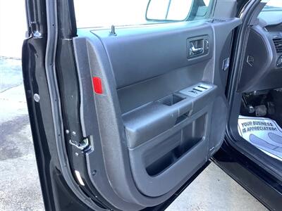 2011 Ford Flex SE   - Photo 11 - Crest Hill, IL 60403