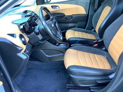 2014 Chevrolet Sonic LTZ Auto   - Photo 13 - Crest Hill, IL 60403