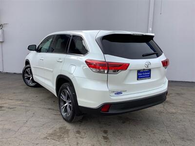 2018 Toyota Highlander LE   - Photo 4 - Crest Hill, IL 60403
