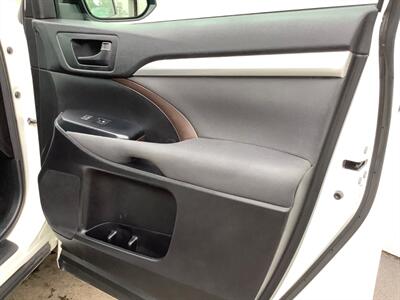 2018 Toyota Highlander LE   - Photo 29 - Crest Hill, IL 60403