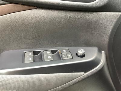2018 Toyota Highlander LE   - Photo 14 - Crest Hill, IL 60403