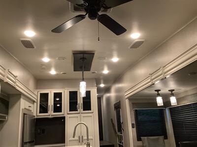 2021 Jayco Eagle Series  355MBQS - Photo 38 - Crest Hill, IL 60403