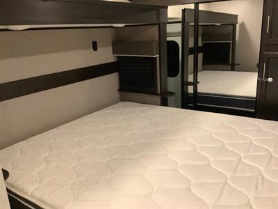 2021 Jayco Eagle Series  355MBQS - Photo 44 - Crest Hill, IL 60403