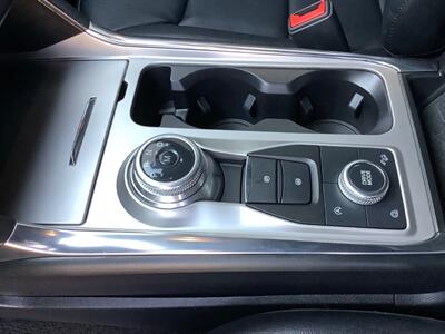 2020 Ford Explorer XLT   - Photo 15 - Crest Hill, IL 60403