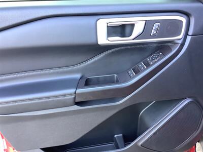 2020 Ford Explorer XLT   - Photo 11 - Crest Hill, IL 60403