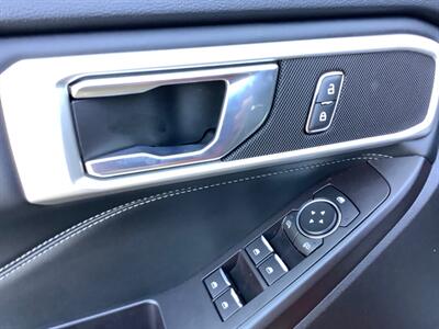 2020 Ford Explorer XLT   - Photo 12 - Crest Hill, IL 60403