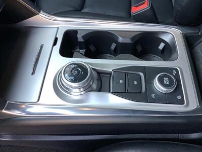 2020 Ford Explorer XLT   - Photo 15 - Crest Hill, IL 60403