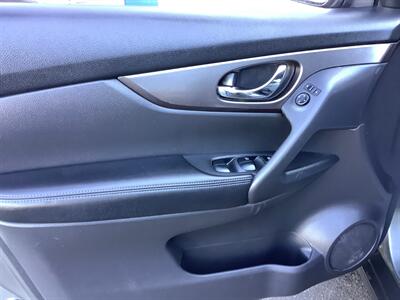 2015 Nissan Rogue SV   - Photo 11 - Crest Hill, IL 60403