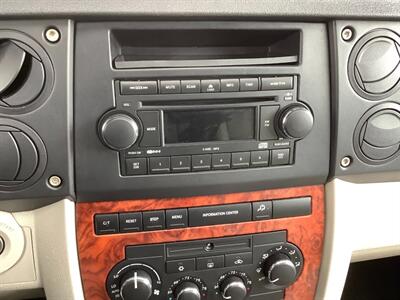 2006 Jeep Commander Limited   - Photo 10 - Crest Hill, IL 60403