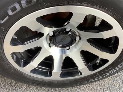 2006 Jeep Commander Limited   - Photo 38 - Crest Hill, IL 60403