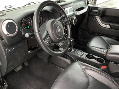 2015 Jeep Wrangler Unlimited Rubicon   - Photo 12 - Crest Hill, IL 60403