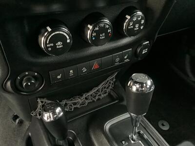 2015 Jeep Wrangler Unlimited Rubicon   - Photo 13 - Crest Hill, IL 60403