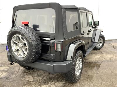 2015 Jeep Wrangler Unlimited Rubicon   - Photo 5 - Crest Hill, IL 60403