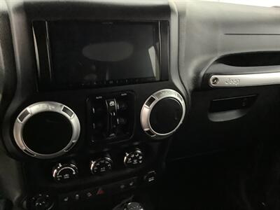 2015 Jeep Wrangler Unlimited Rubicon   - Photo 14 - Crest Hill, IL 60403